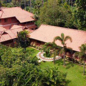 Deluxe Double or Twin Room Garden View